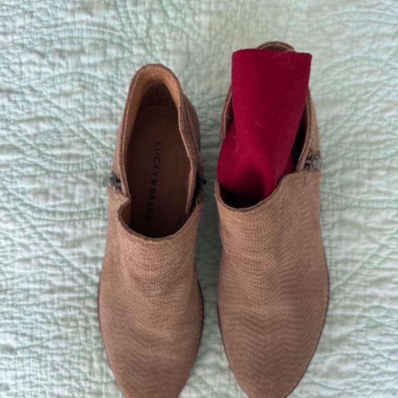 Lucky Brand Versatile Boot - Picture 4 of 6